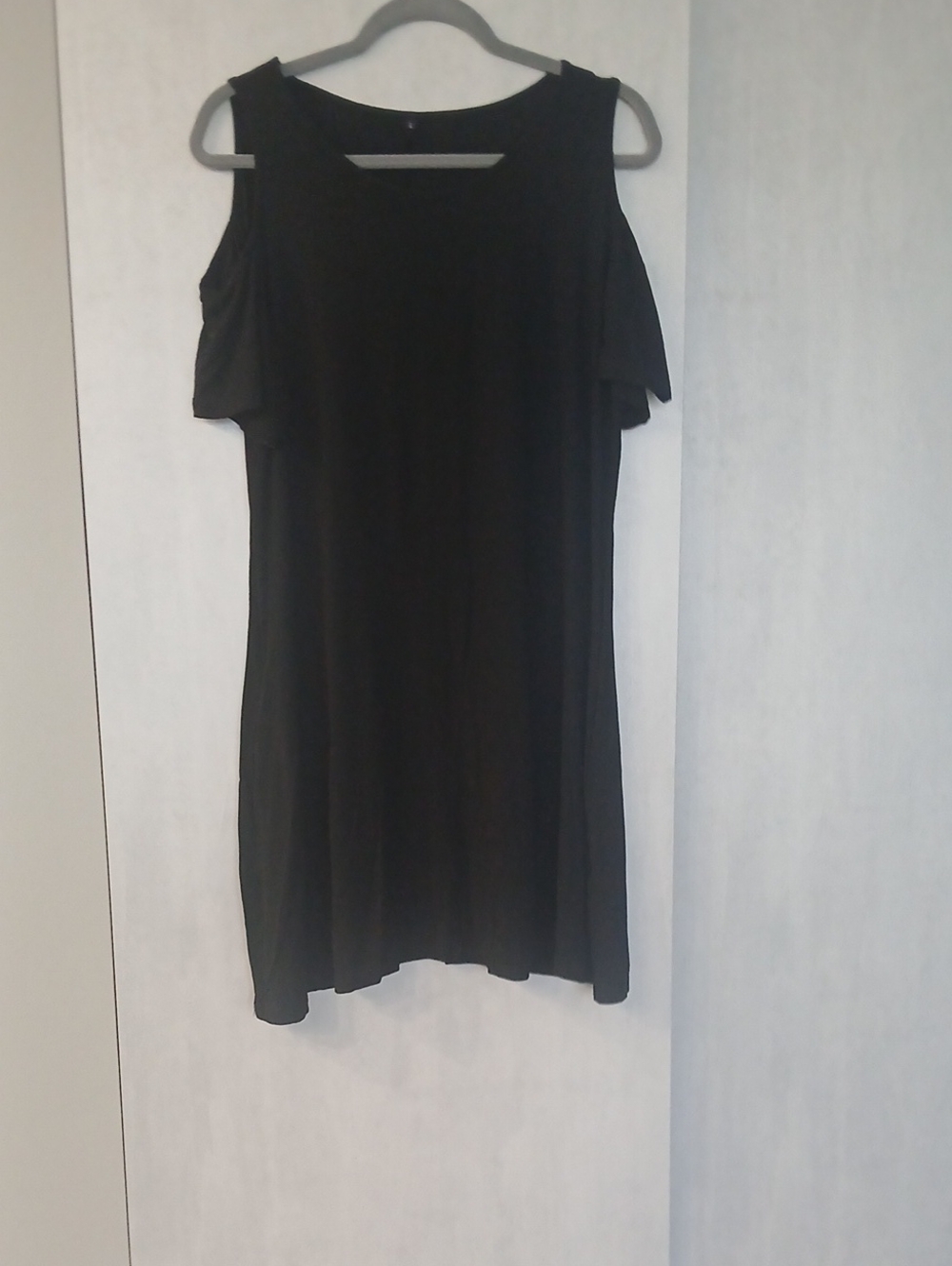 Black Cold-Shoulder Shift Dress